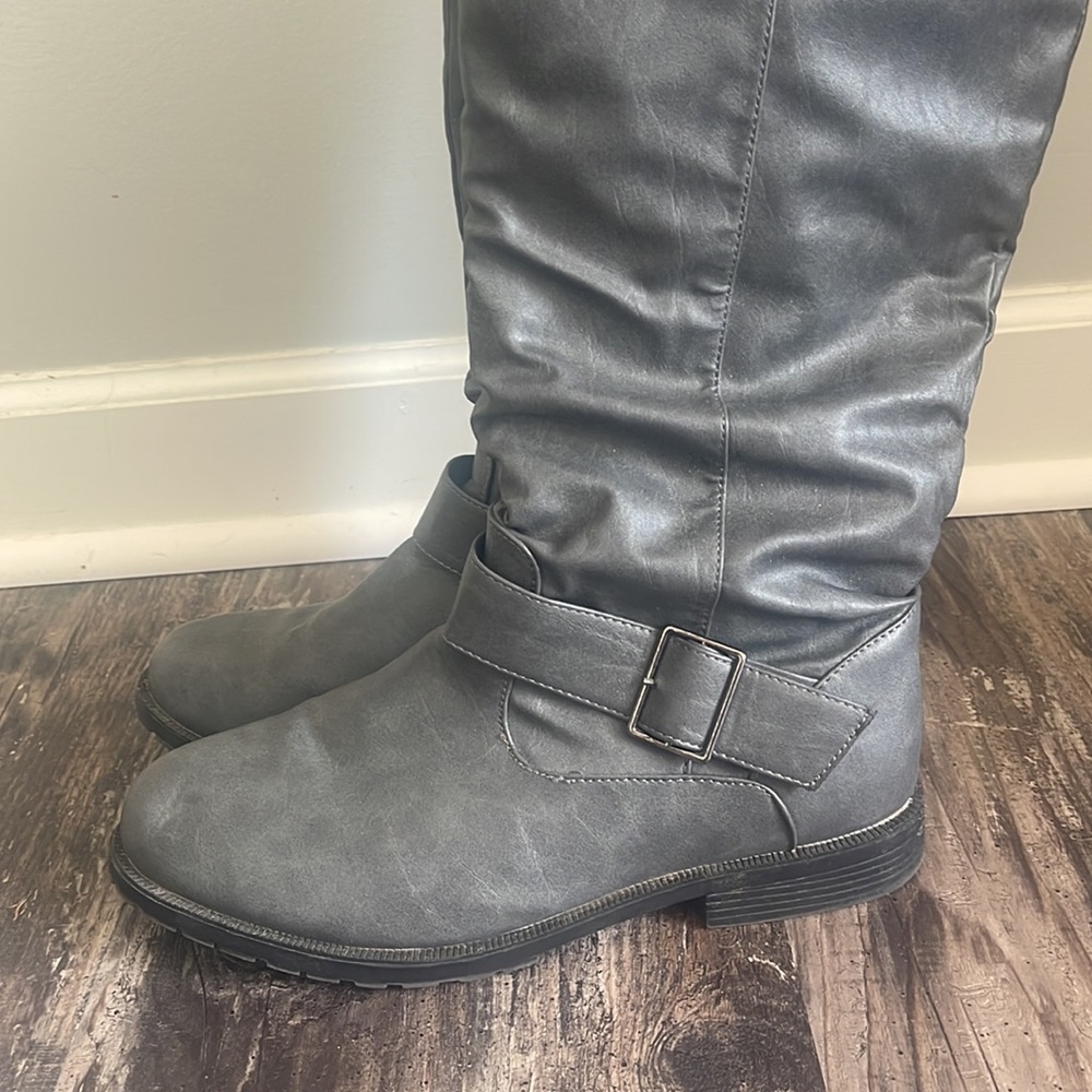 Size 8 - Picture 3 of 6